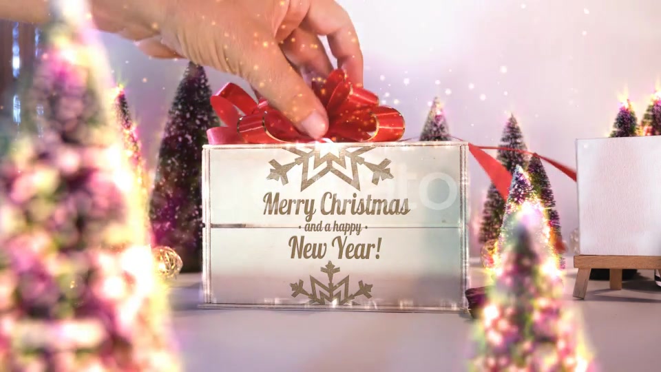 Capture & Share the Xmas Spirit! Merry Christmas and a Happy New Year! Videohive 25288575 Motion Graphics Image 5